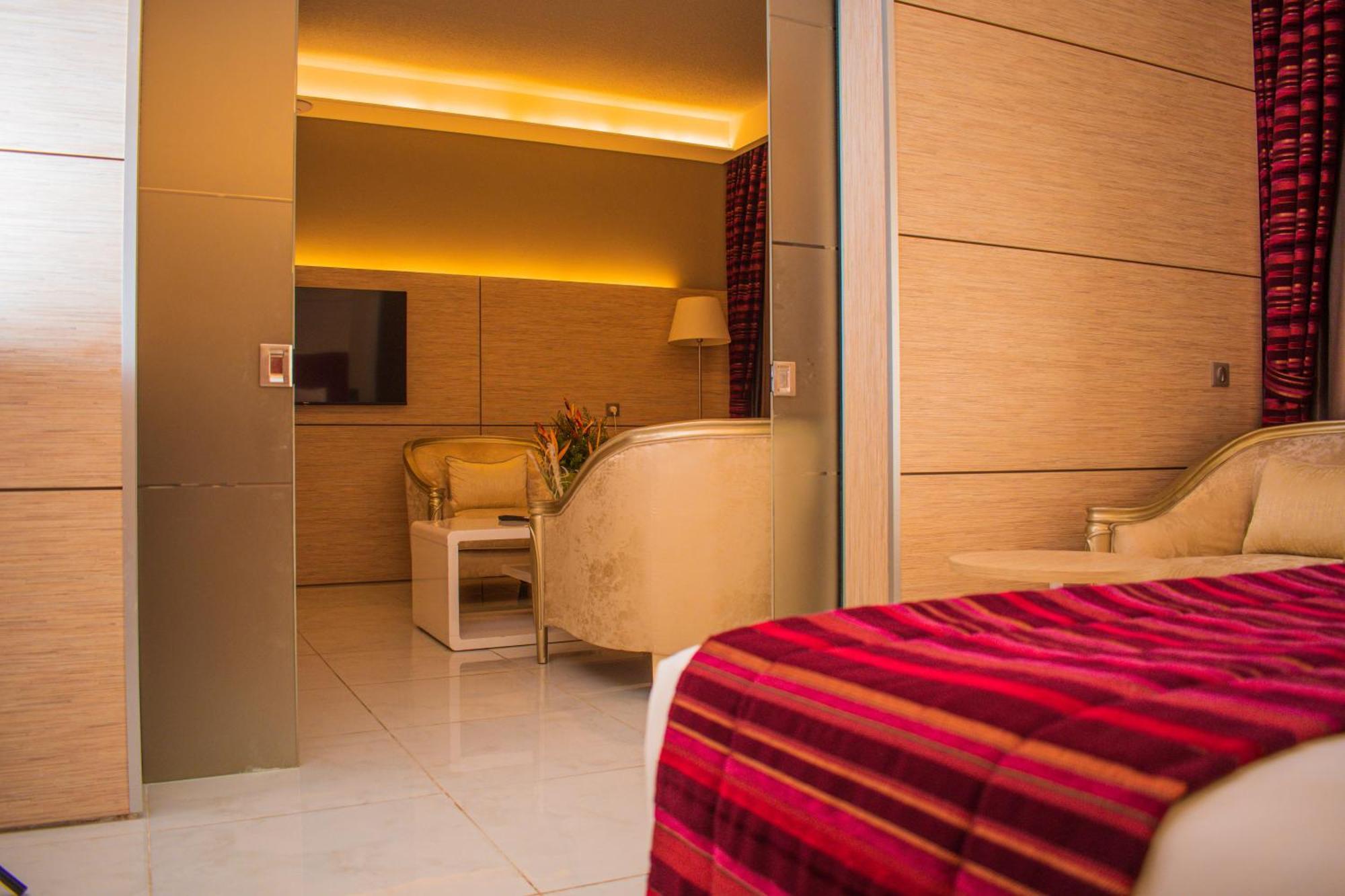 Hotel Sarakawa Lomé Eksteriør billede